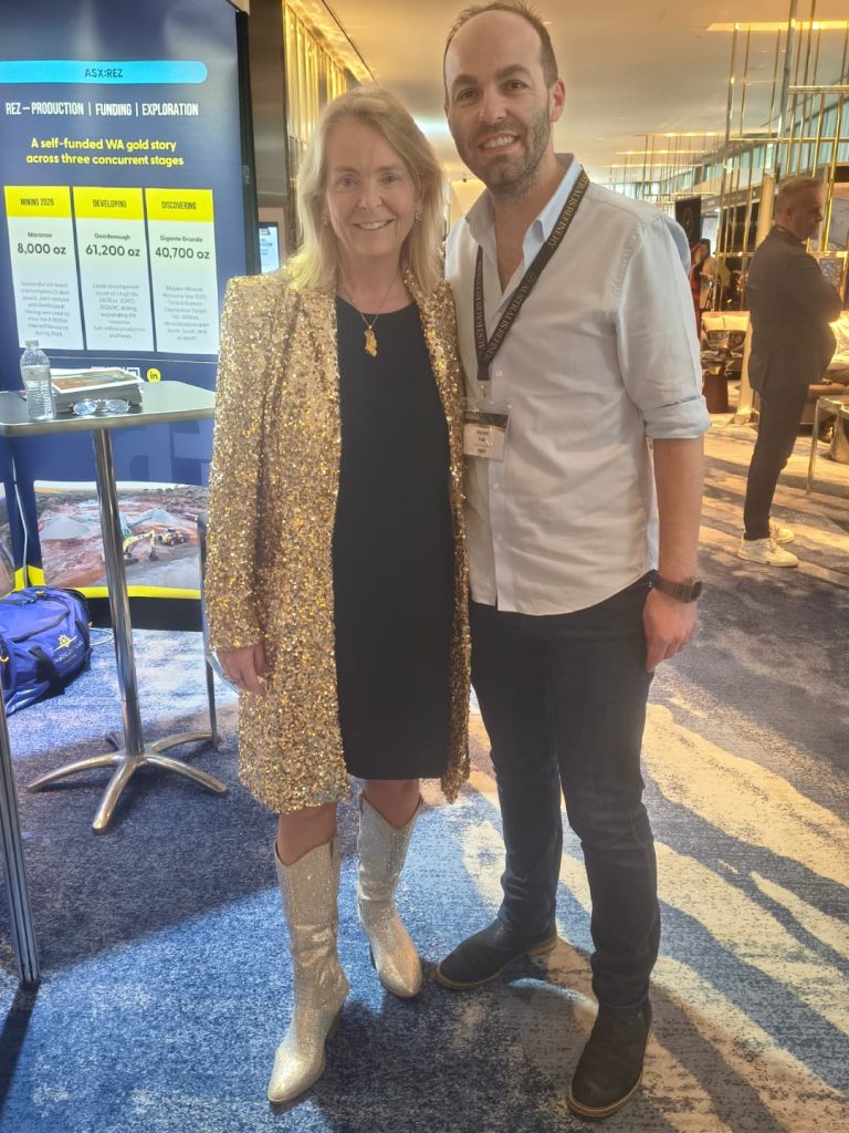Goran with Kerry Stevenson, founder of the Australian Gold Conference, on the conference floor in Sydney